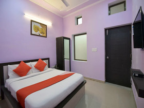 Royal Castillo By OYO Rooms