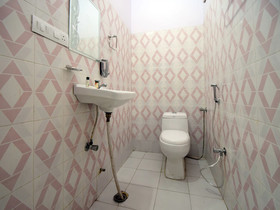 Royal Castillo By OYO Rooms