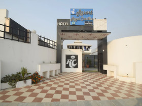 Royal Castillo By OYO Rooms