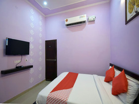 Royal Castillo By OYO Rooms