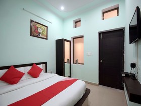 Royal Castillo By OYO Rooms