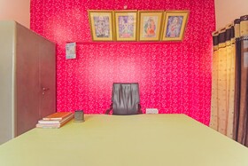 Shri United by OYO Rooms