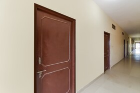 Shri United by OYO Rooms