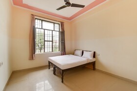 Shri United by OYO Rooms