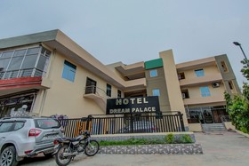 The Dream Palace Hotel by OYO