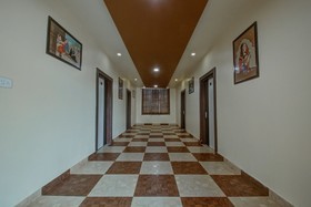 The Dream Palace Hotel by OYO