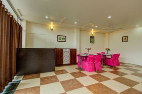 The Dream Palace Hotel by OYO