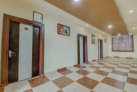 The Dream Palace Hotel by OYO
