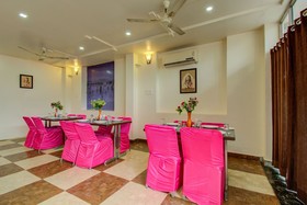 The Dream Palace Hotel by OYO