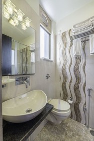 Treebo Signature Inn