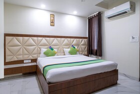 Treebo Trend Hotel Rockland & Restaurant