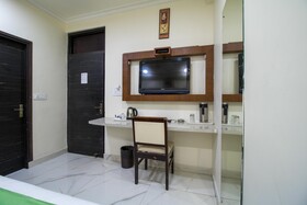 Treebo Trend Hotel Rockland & Restaurant