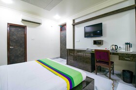 Treebo Trend Hotel Rockland & Restaurant