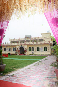 Tuma Club House