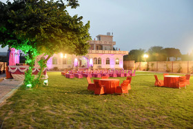 Tuma Club House