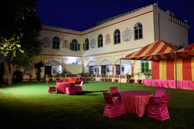 Tuma Club House