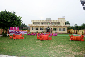 Tuma Club House