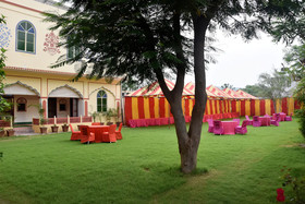 Tuma Club House