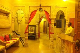 Hotel Lalgarh Fort & Palace