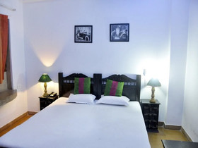 Hotel Lalgarh Fort & Palace