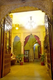 Hotel Lalgarh Fort & Palace