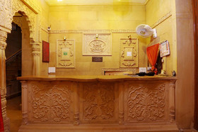 Hotel Lalgarh Fort & Palace
