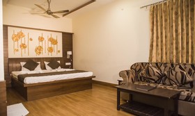 Priya Hotel