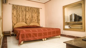 Priya Hotel
