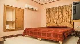 Priya Hotel
