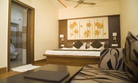 Priya Hotel