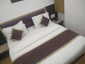 Hotel Radhika