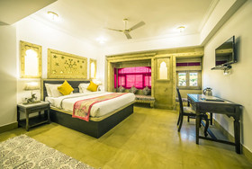 Hotel Radhika