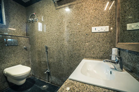 Hotel Radhika