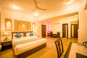 Hotel Radhika