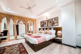 Hotel Radhika