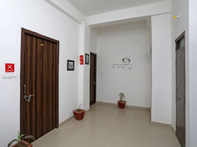 Hotel The Regal Inn by OYO Rooms