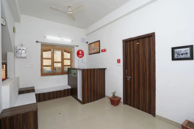 Hotel The Regal Inn by OYO Rooms