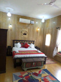 Jaisalmer Hostel Crowd