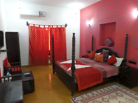 Jaisalmer Hostel Crowd