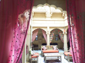 Jaisalmer Hostel Crowd