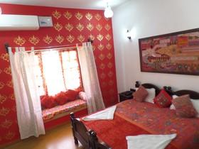 Jaisalmer Hostel Crowd