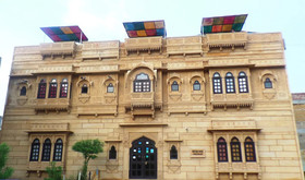 Jaisalmer Hostel Crowd