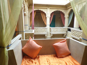 Jaisalmer Hostel Crowd