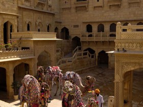 Narayan Niwas Palace