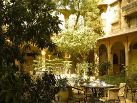 Narayan Niwas Palace