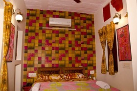 Hem Guest House