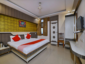 Hotel A R Ganpati Plaza By OYO Rooms
