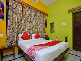 OYO 15984 Crown Plaza Heritage