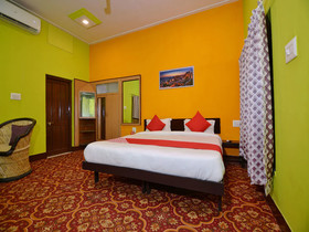 OYO 15984 Crown Plaza Heritage