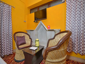 OYO 15984 Crown Plaza Heritage